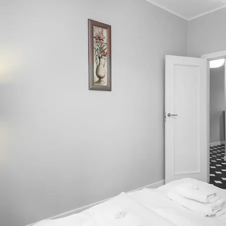 Old Town By Renters Apartment